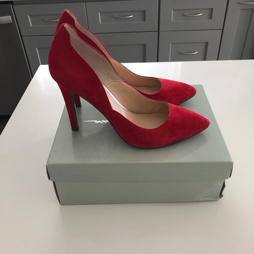 Red Pumps